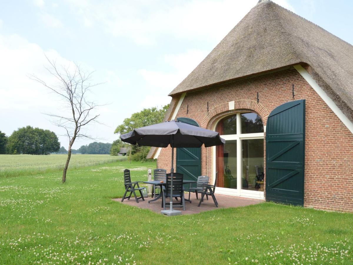 Monumental Farm In The Ash Landscape Villa Geesteren  Luaran gambar